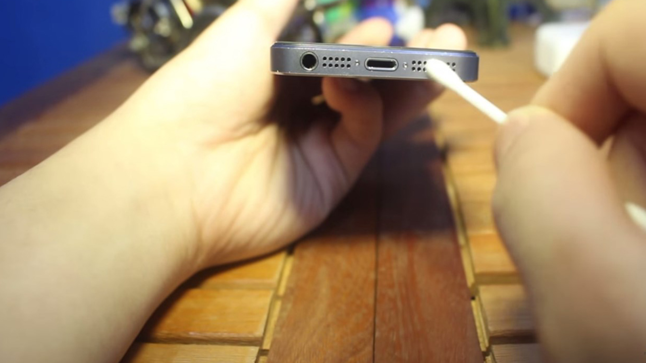 Nguyên nhân và các khắc phục lỗi iPhone sạc không lên pin